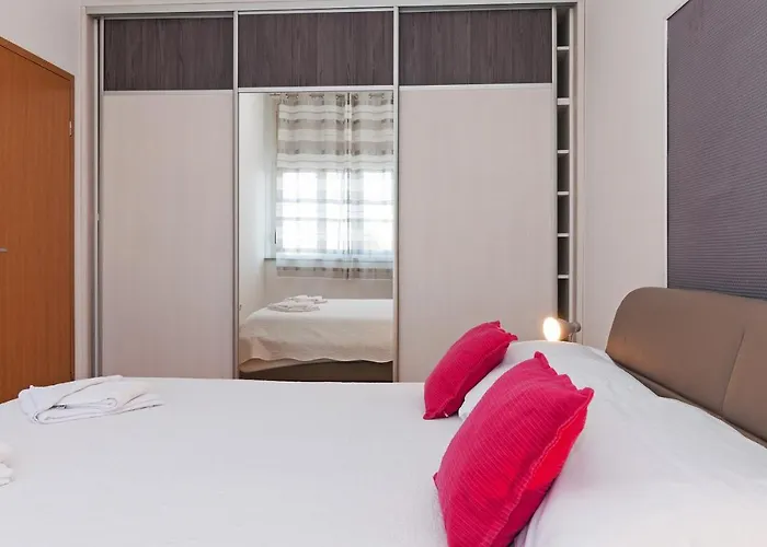 Pegla Apartman Zára